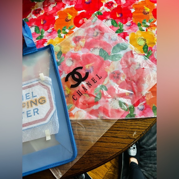 Tote Jelly Bag Vintage 2014 Paris Week.  Has Chanel storage bag included - Picture 3 of 7